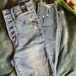 BRAND NEW Size 25 - Curve love skinny jeans